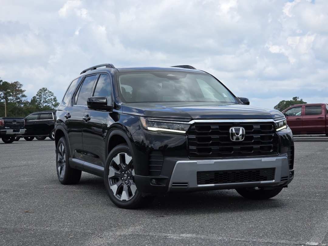 2026 Honda Pilot Touring - Image 2