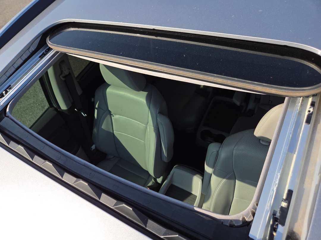 2018 Honda Pilot Elite - Image 3