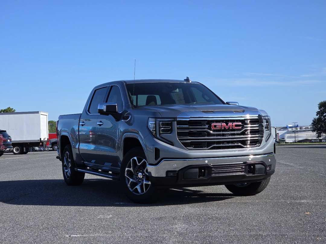 2026 GMC Sierra 1500 Crew 147 SLT - Image 2