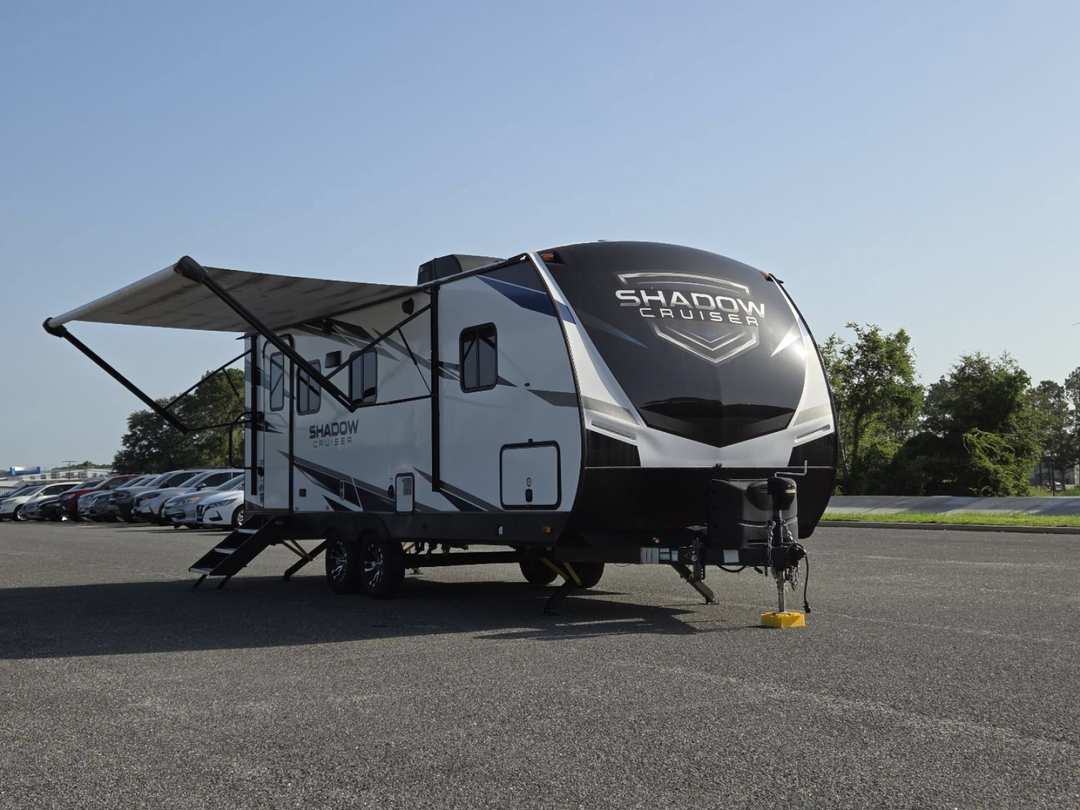 2021 Shadow Cruiser CAMPER - Image 2