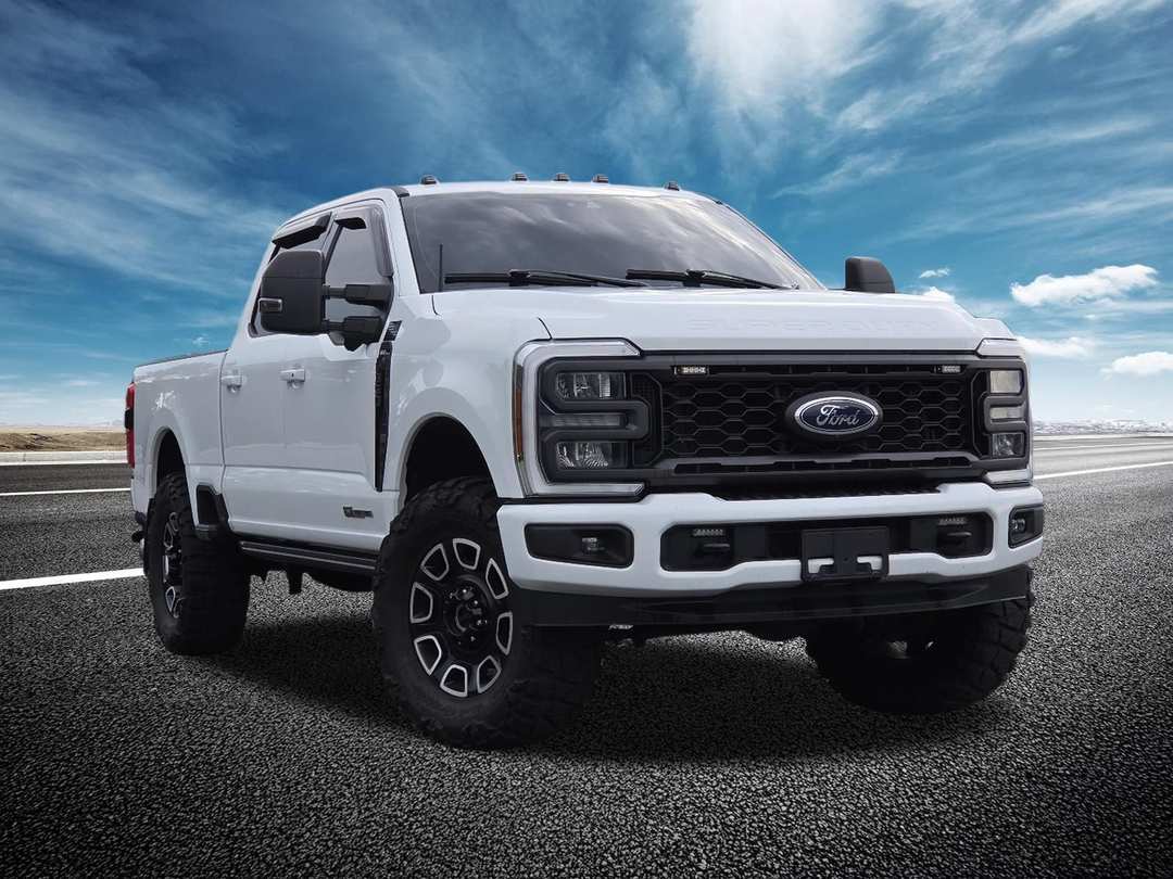 2023 Ford Super Duty F-350 Srw XLT Crew 6.75' Box - Image 2