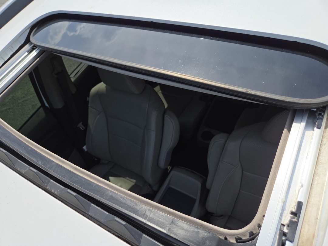 2022 Honda Pilot Elite - Image 3