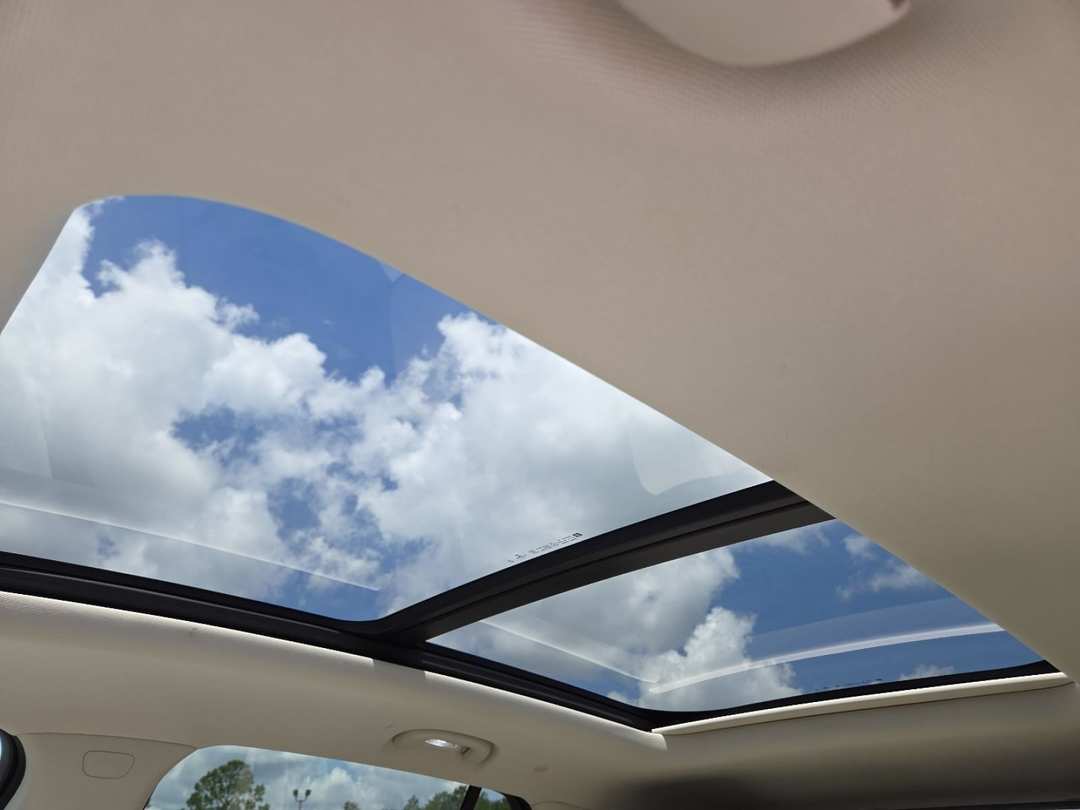 2021 Buick Envision Essence - Image 3