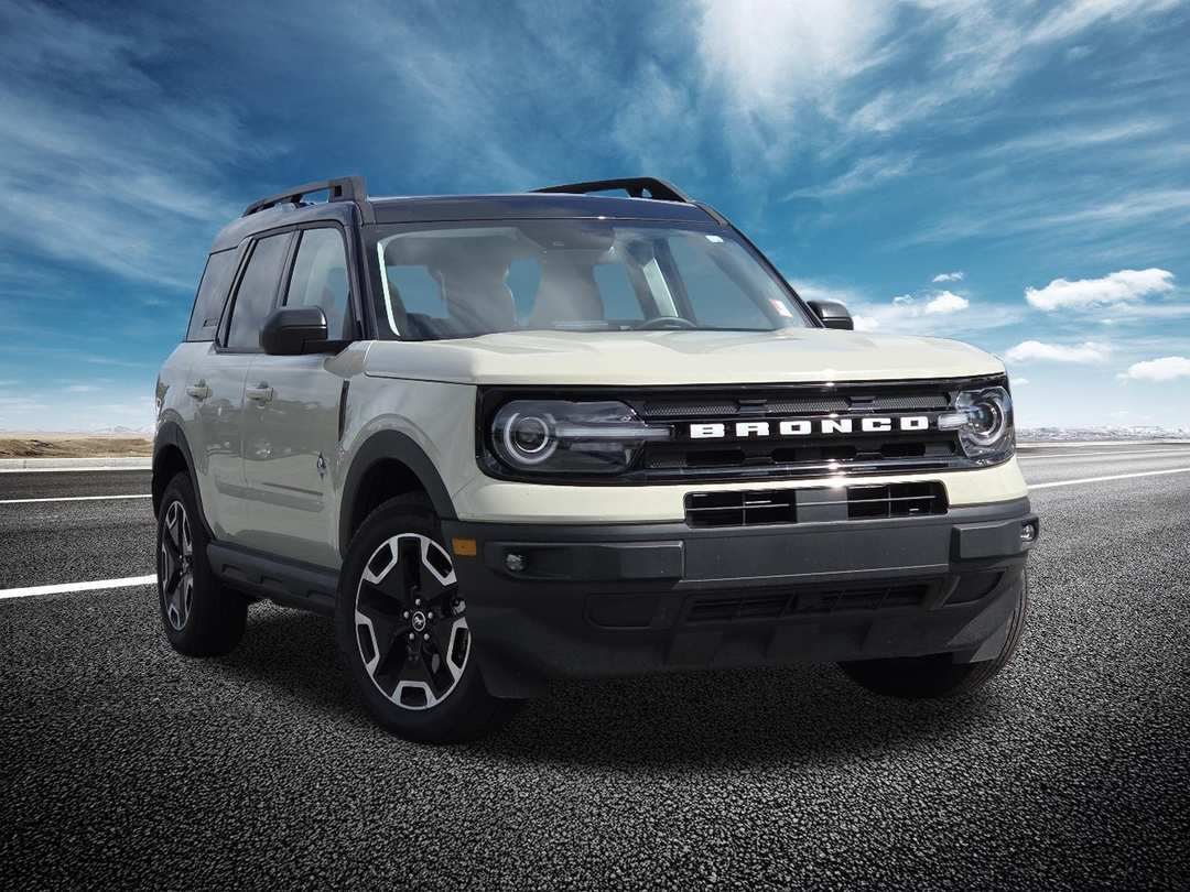2024 Ford Bronco Sport Outer Banks - Image 2