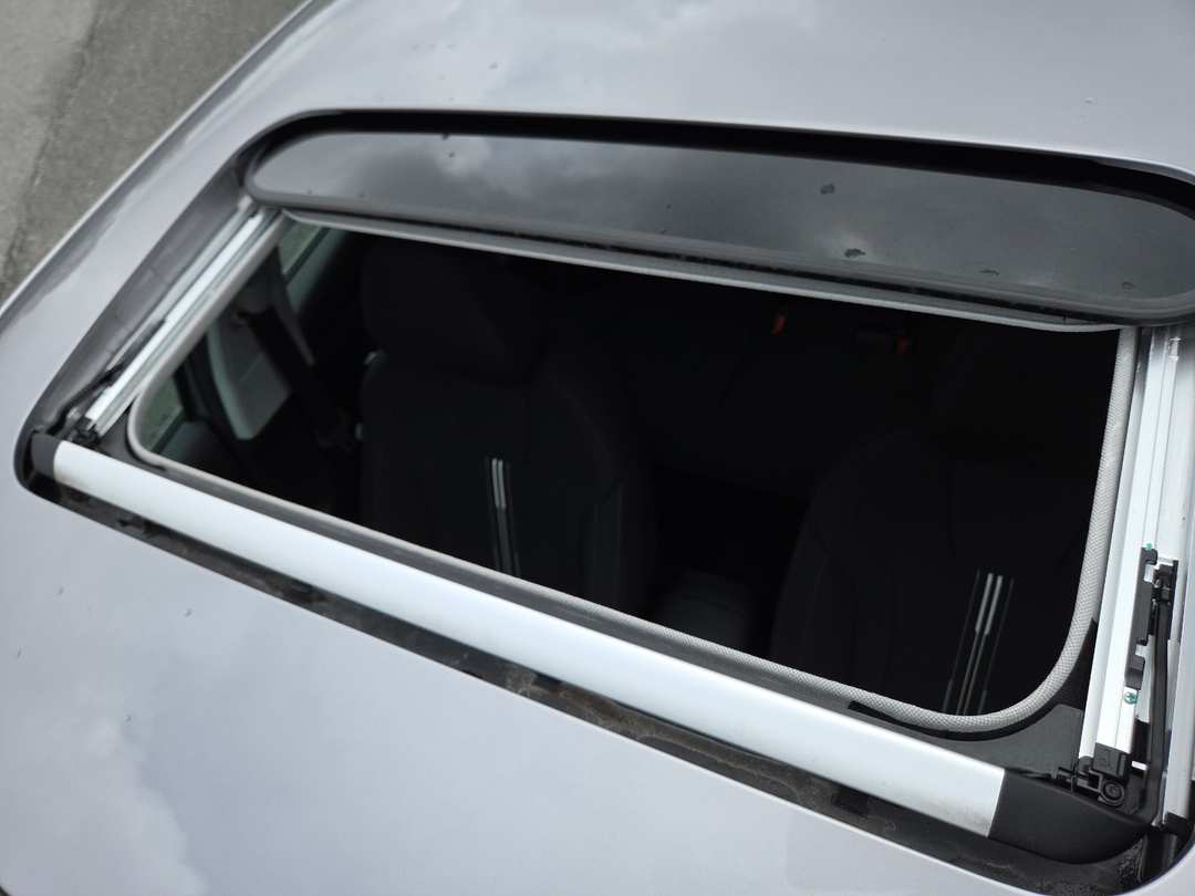 2025 Hyundai Elantra SEL Convenience - Image 3